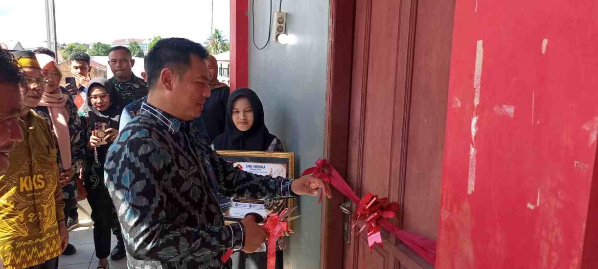 Disdikbud Kaltim Resmikan Studio Rekaman, SMK Medika Samarinda Dorong Siswa Kembangkan Kreativitas dan Karakter.